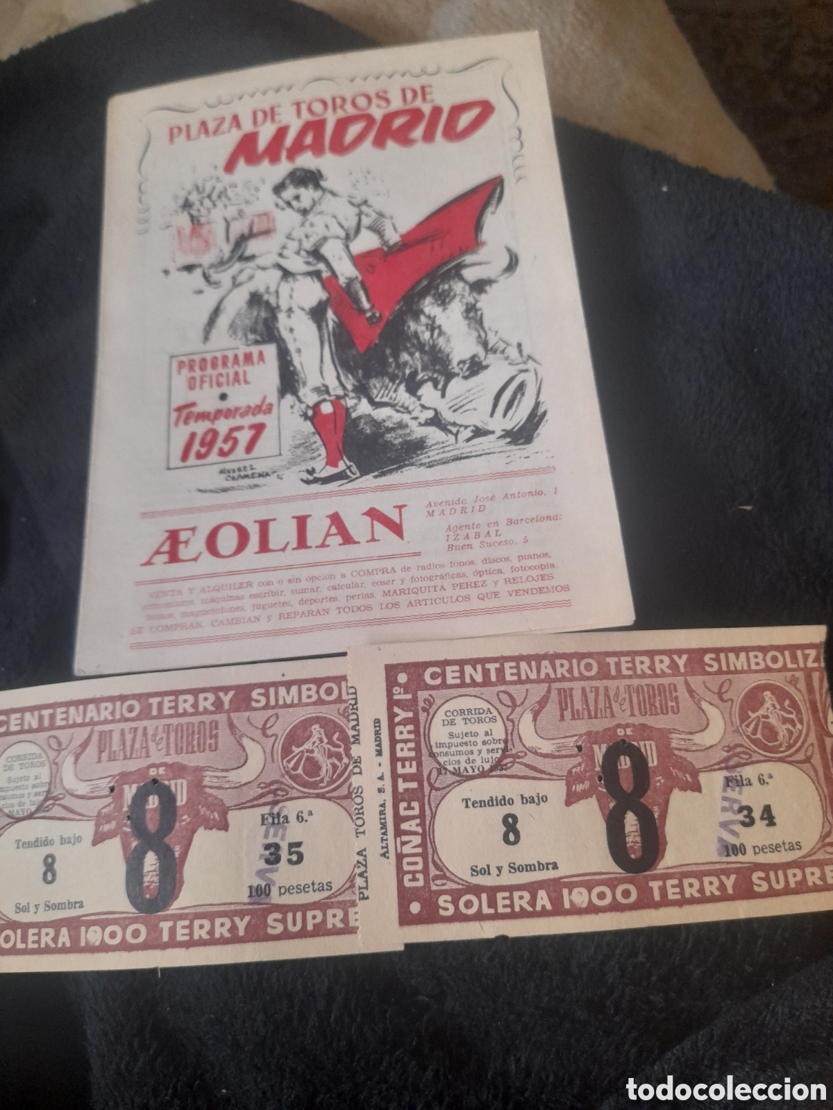 Tauromaquia: Programa de la Plaza de toros de Madrid, Corrida 17 de Mayo de 1957, con dos entradas
