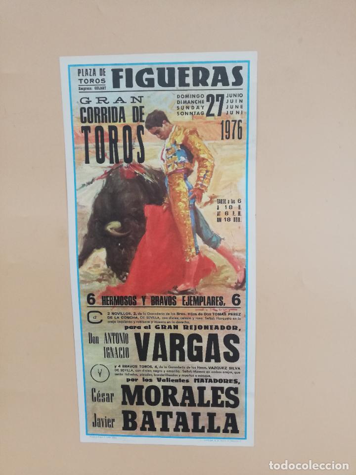 Bullfighting: CARTEL TOROS. FIGUERAS. 1976. ANTONIO IGNACIO VARGAS. CESAR MORALES. JAVIER BATALLA.