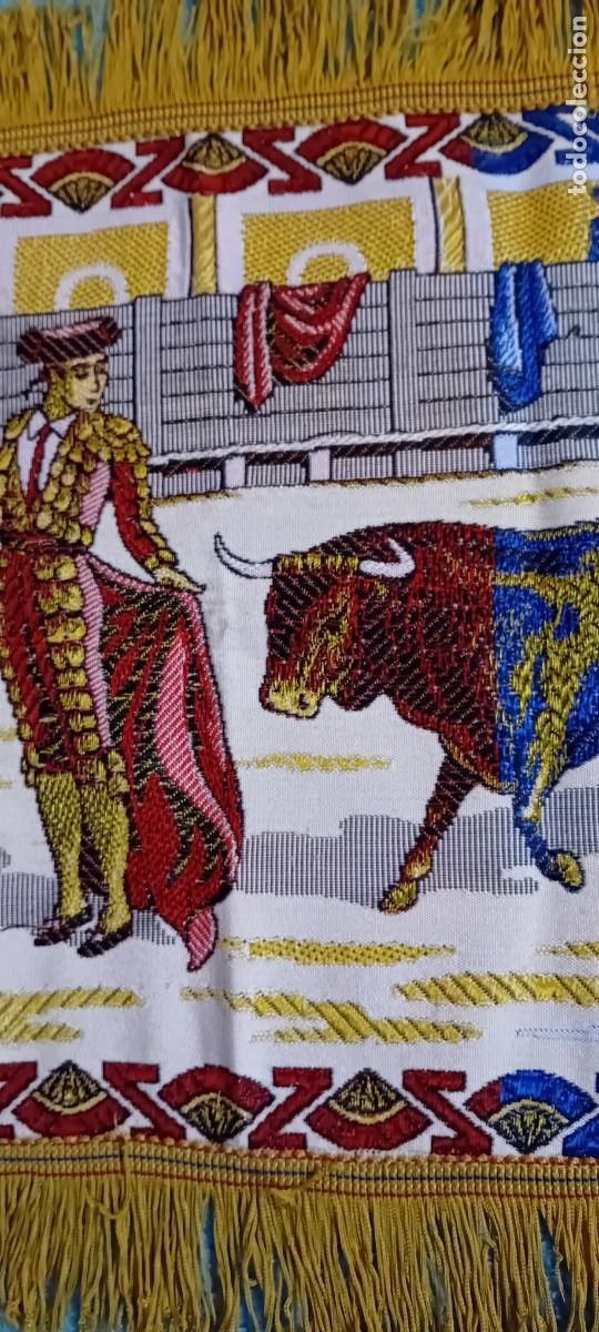 Tauromaquia: TAPIZ DE TOROS DE SEDA - Foto 1