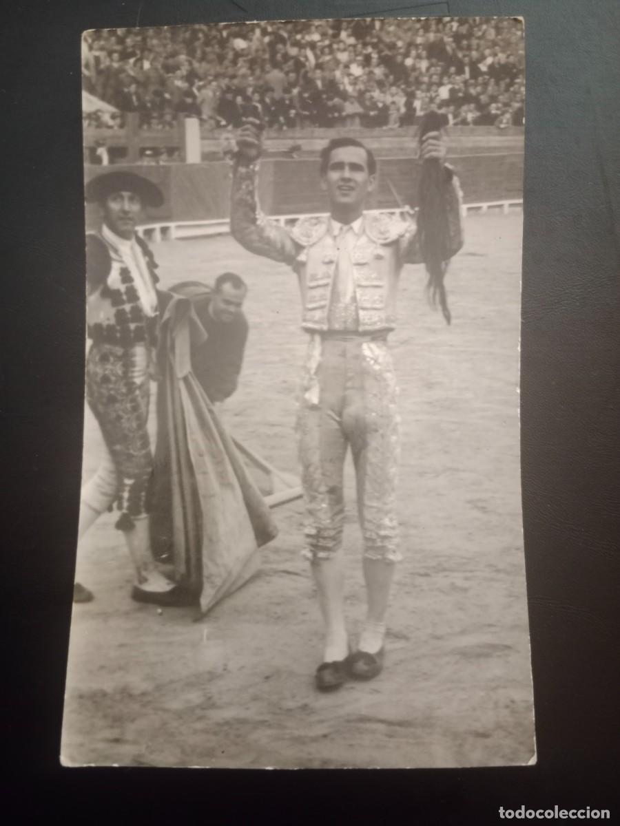 Tauromachia: TAUROMAQUIA - FOTO TORERO CARLOS ARRUZA OREJAS Y RABO - CAIRO - PLAZA DE TOROS DE CASTELLON