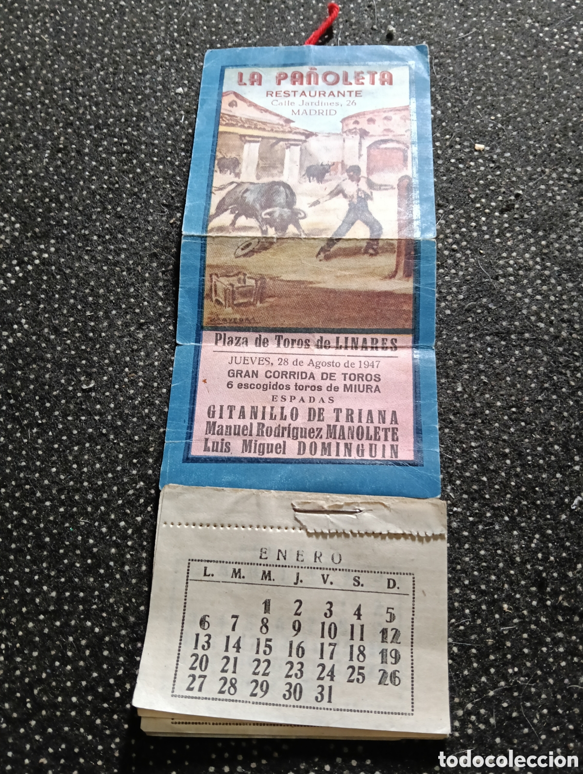 Tauromachia: Calendario de toreros 1947 Manolete, Dominguin y Gitanillo de Triana, doblado