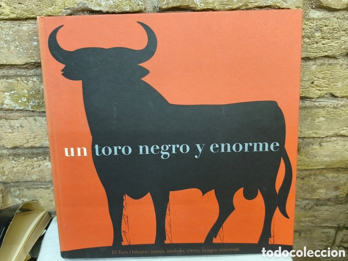 Tauromaquia: un toro negro y enorme
