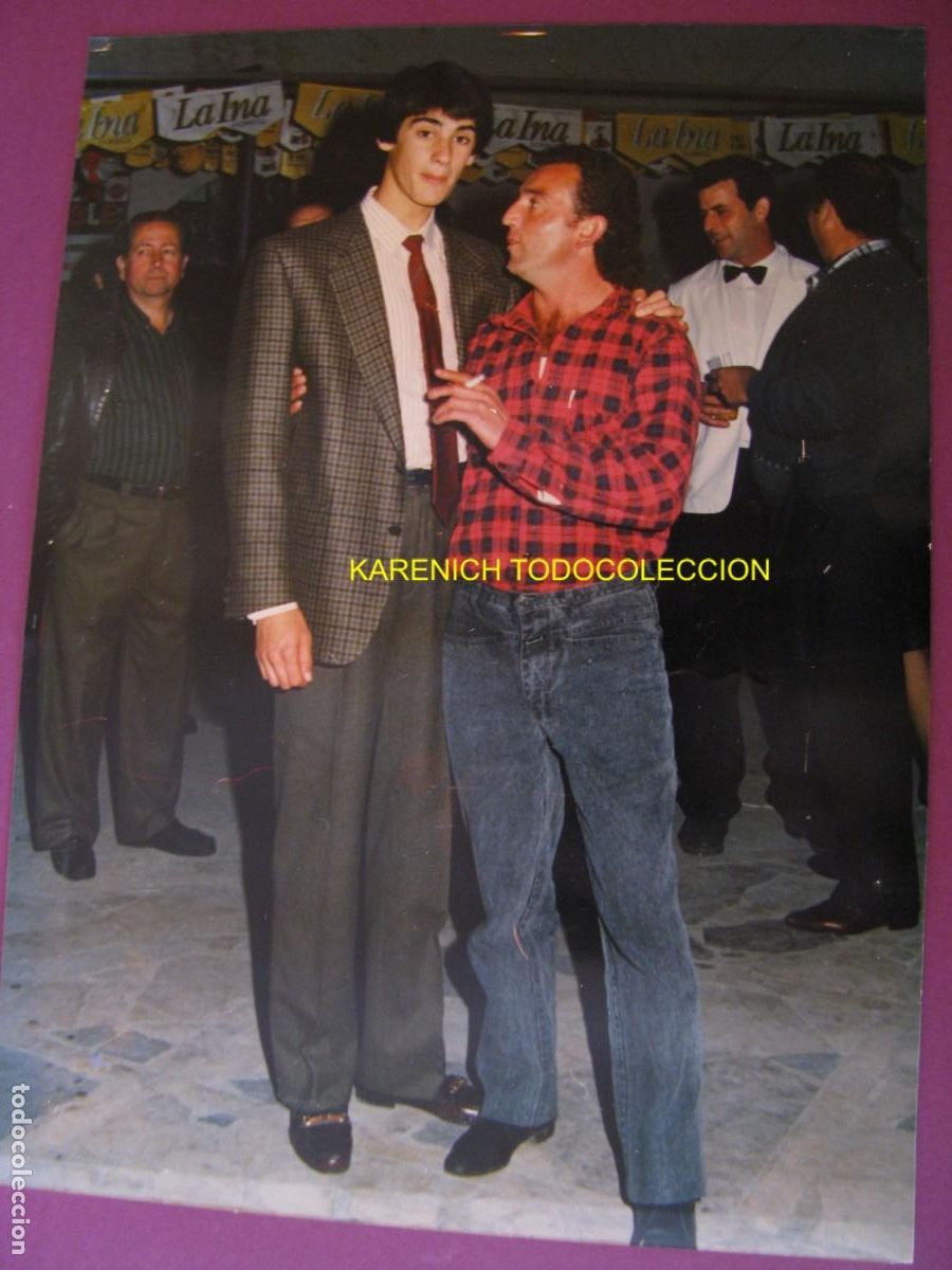 Tauromaquia: FOTO DEL TORERO JESULIN DE UBRIQUE. 6 MARZO 1990. STUDIO CARLOS, UBRIQUE. 20X15 CM