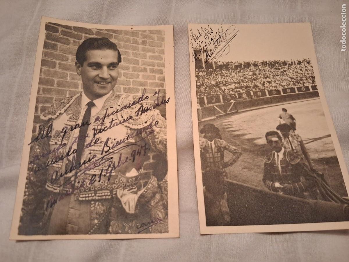 Tauromaquia: 2 fotografias firmadas Manolete y otra bienvenida