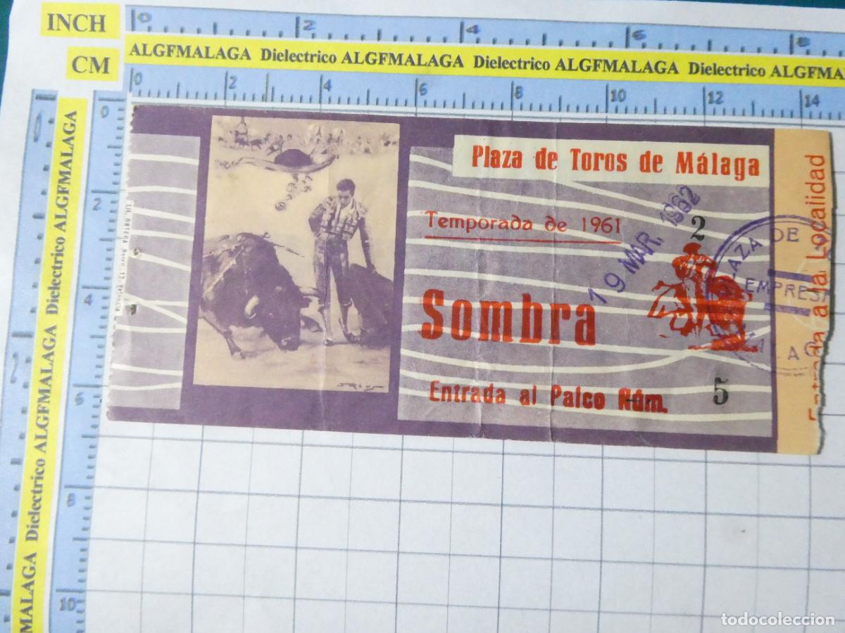 Tauromaquia: ENTRADA TOROS TOREROS CORRIDA PLAZA M&Aacute;LAGA. TEMPORADA 1961. PUBLICIDAD CERVEZA VICTORIA. 426