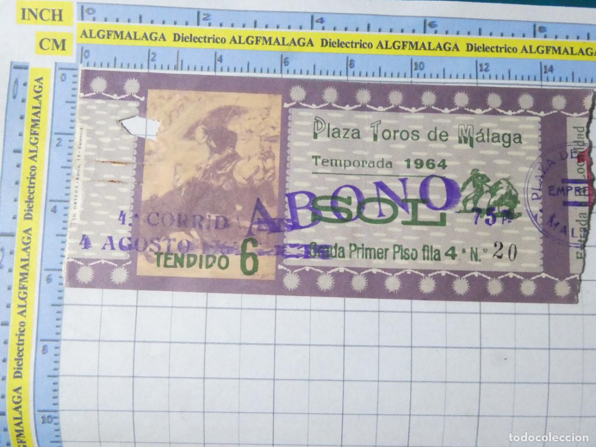 Tauromaquia: ENTRADA TOROS TOREROS CORRIDA PLAZA M&Aacute;LAGA. TEMPORADA 1964. PUBLICIDAD CERVEZA VICTORIA. 437