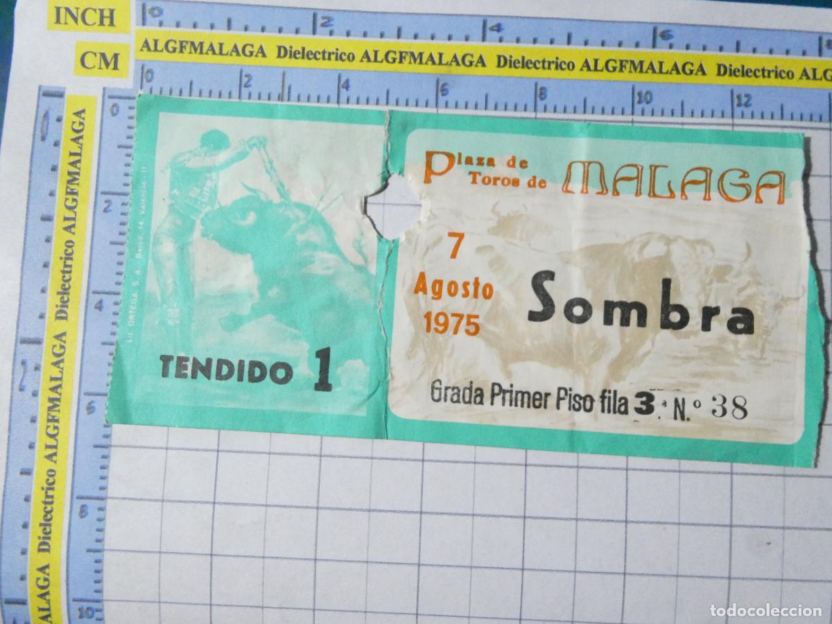 Tauromaquia: ENTRADA TOROS TOREROS CORRIDA PLAZA M&Aacute;LAGA. 7 AGOSTO 1975. PUBLICIDAD CERVEZA VICTORIA. 439