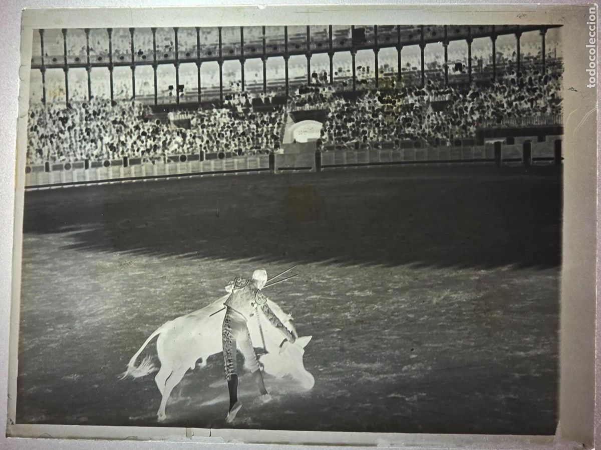 Tauromaquia: PLACA , NEGATIVO , CLICHE DE CRISTAL DE PLAZA DE TOROS. PARA IDENTIFICAR.