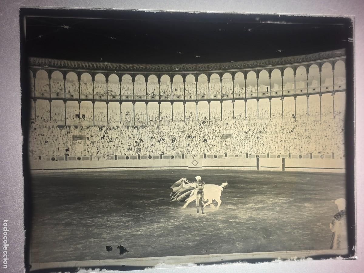Tauromaquia: PLACA , NEGATIVO , CLICHE DE CRISTAL DE PLAZA DE TOROS. PARA IDENTIFICAR.