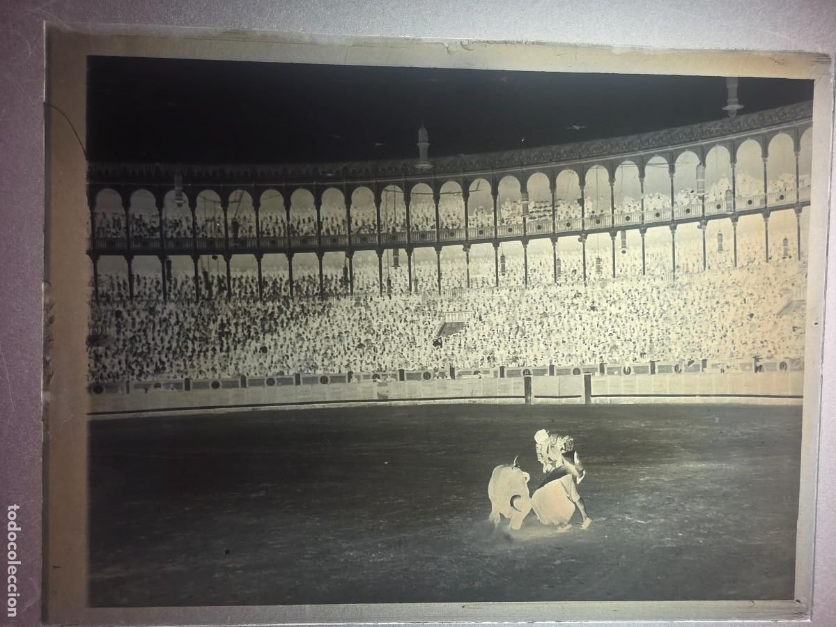 Tauromaquia: PLACA , NEGATIVO , CLICHE DE CRISTAL DE PLAZA DE TOROS. PARA IDENTIFICAR.