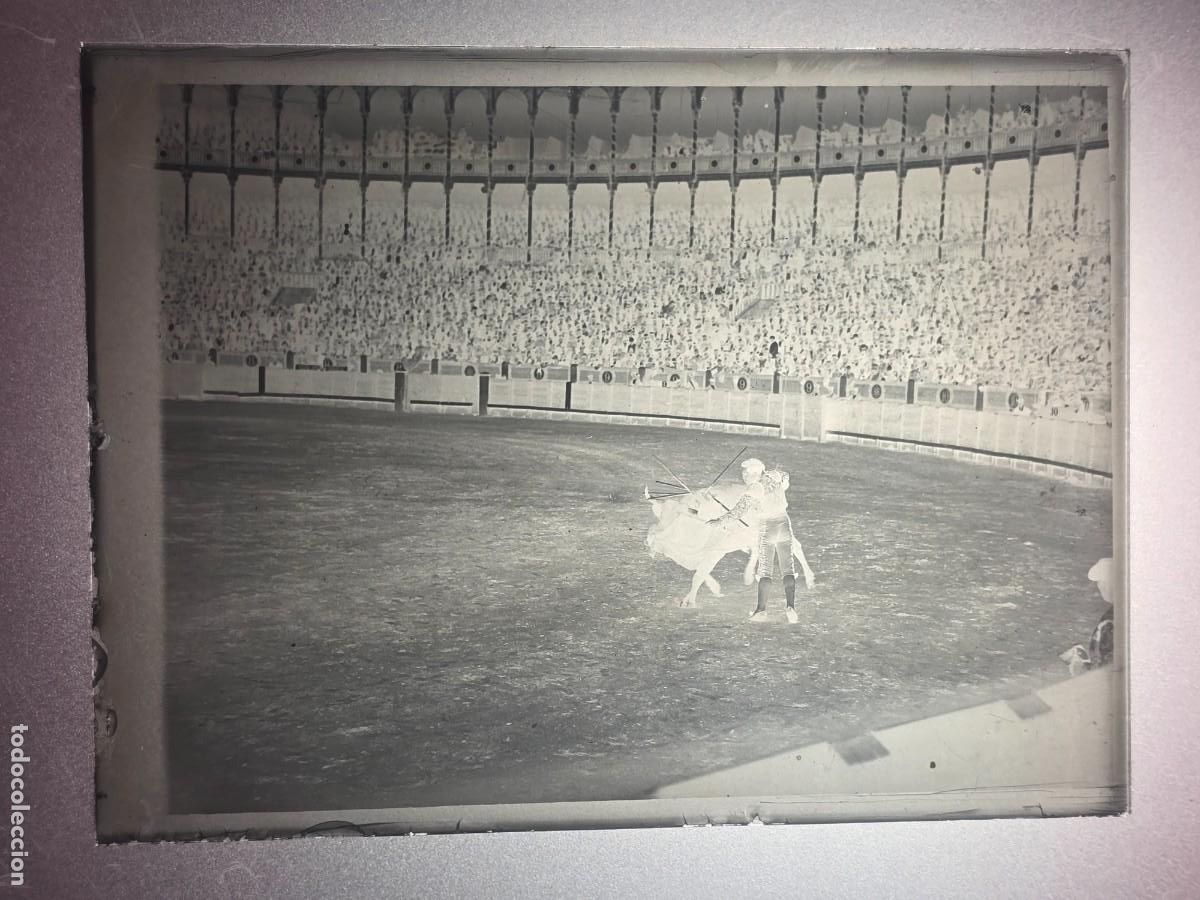 Tauromaquia: PLACA , NEGATIVO , CLICHE DE CRISTAL DE PLAZA DE TOROS. PARA IDENTIFICAR.