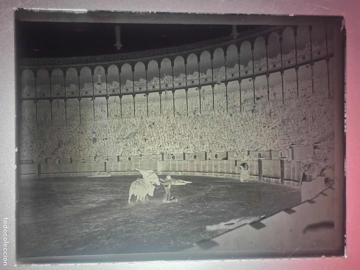 Tauromaquia: PLACA , NEGATIVO , CLICHE DE CRISTAL DE PLAZA DE TOROS. PARA IDENTIFICAR.