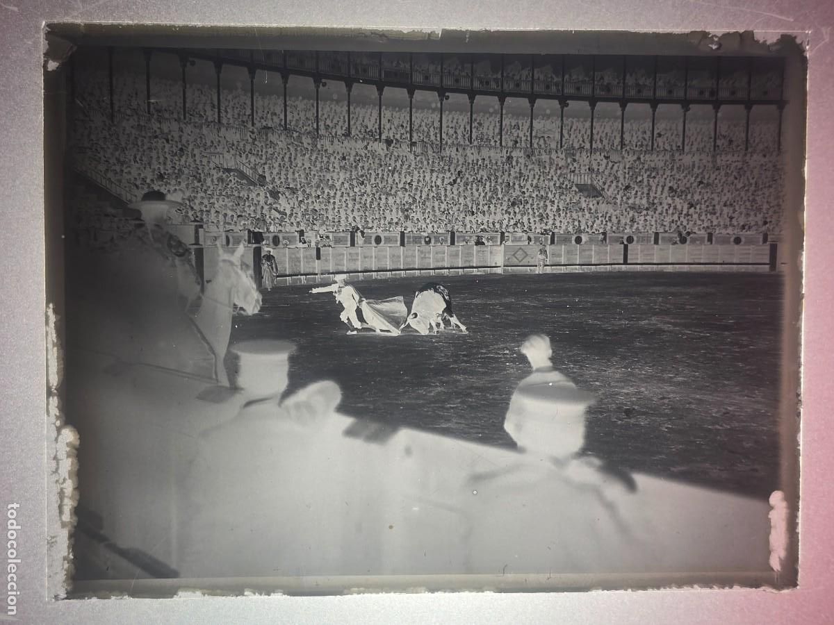 Tauromaquia: PLACA , NEGATIVO , CLICHE DE CRISTAL DE PLAZA DE TOROS. PARA IDENTIFICAR.