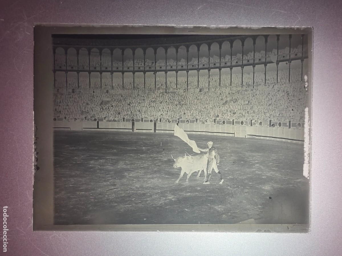 Tauromaquia: PLACA , NEGATIVO , CLICHE DE CRISTAL DE PLAZA DE TOROS. PARA IDENTIFICAR.