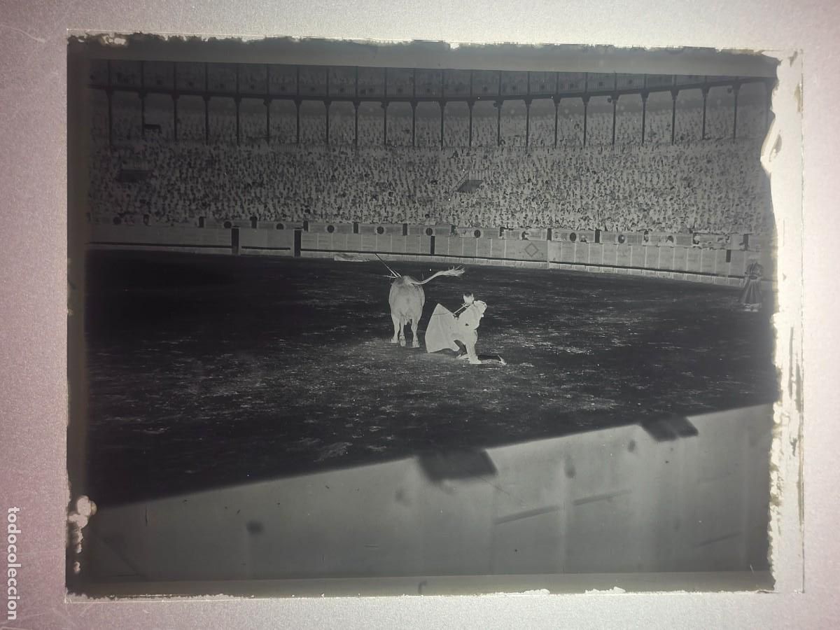 Tauromaquia: PLACA , NEGATIVO , CLICHE DE CRISTAL DE PLAZA DE TOROS. PARA IDENTIFICAR.