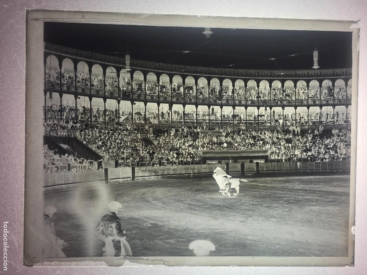 Tauromaquia: PLACA , NEGATIVO , CLICHE DE CRISTAL DE PLAZA DE TOROS. PARA IDENTIFICAR.
