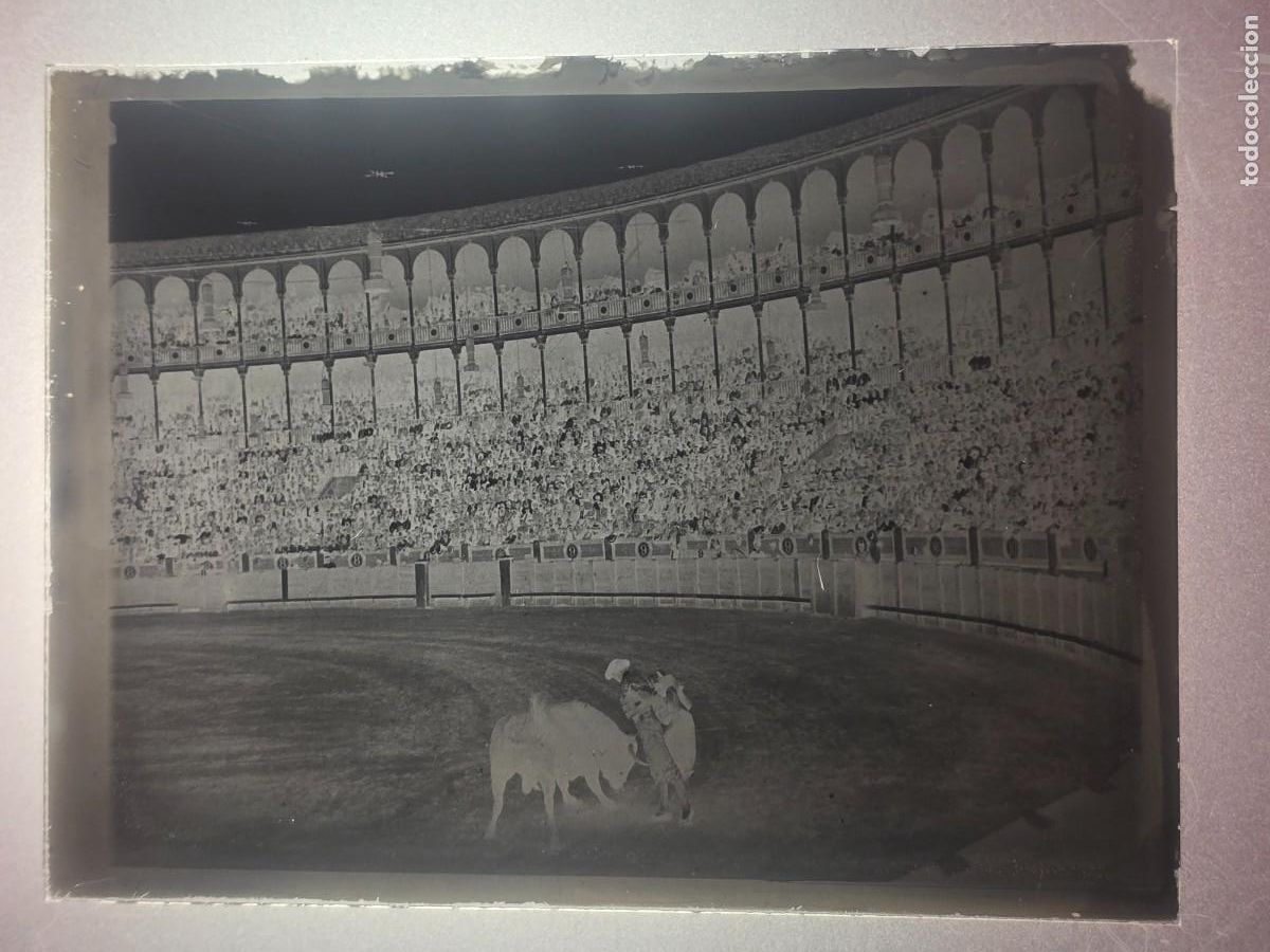 Tauromaquia: PLACA , NEGATIVO , CLICHE DE CRISTAL DE PLAZA DE TOROS. PARA IDENTIFICAR.