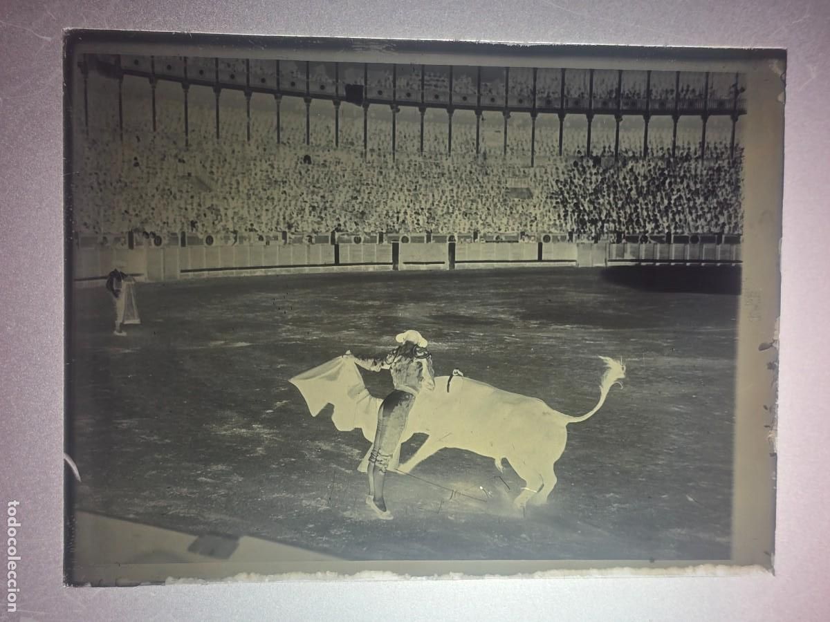 Tauromaquia: PLACA , NEGATIVO , CLICHE DE CRISTAL DE PLAZA DE TOROS. PARA IDENTIFICAR.