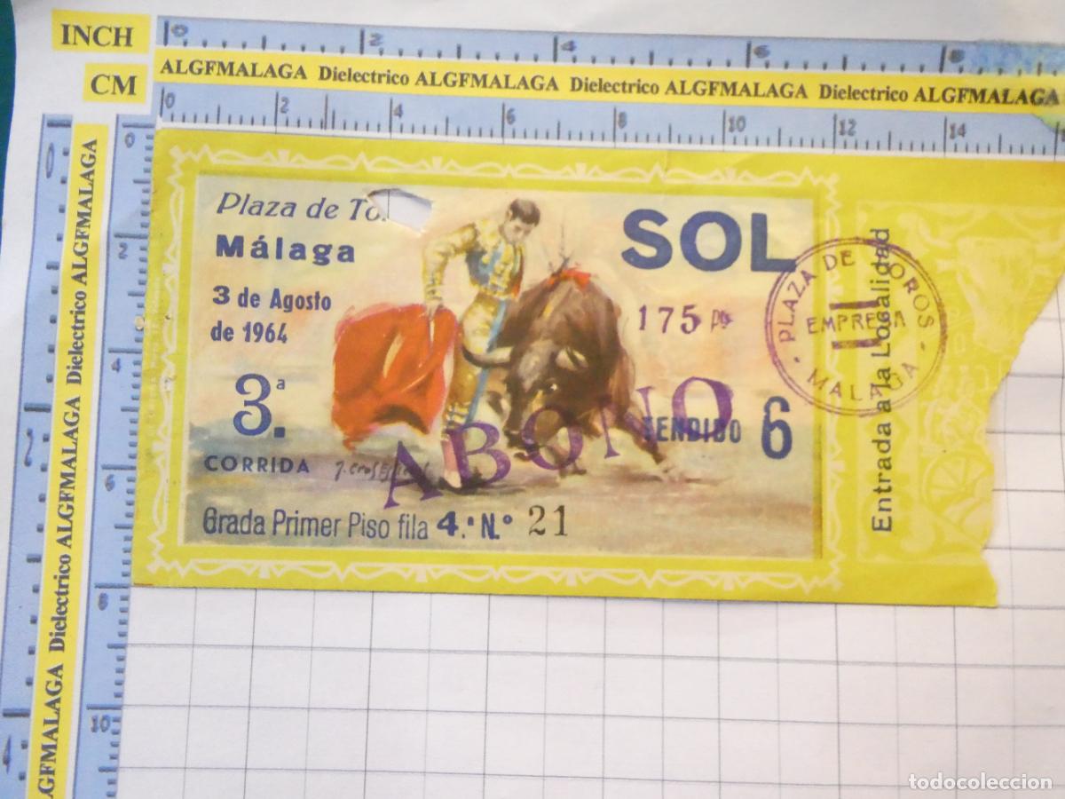 Tauromaquia: ENTRADA TOROS TOREROS CORRIDA PLAZA M&Aacute;LAGA. 3 AGOSTO 1964. PUBLICIDAD CERVEZA VICTORIA. 448