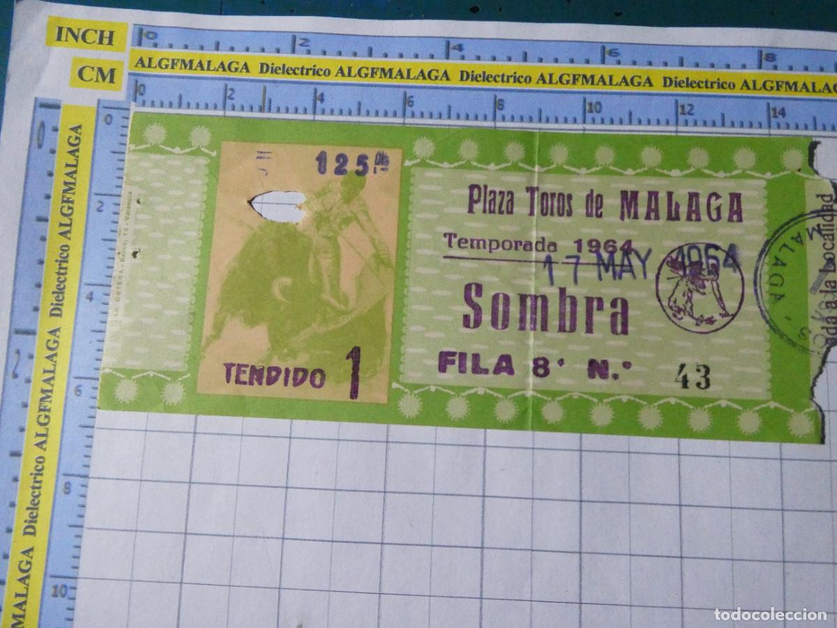 Tauromaquia: ENTRADA TOROS TOREROS CORRIDA PLAZA M&Aacute;LAGA. 17 MAYO 1964 PUBLICIDAD CERVEZA VICTORIA. 472
