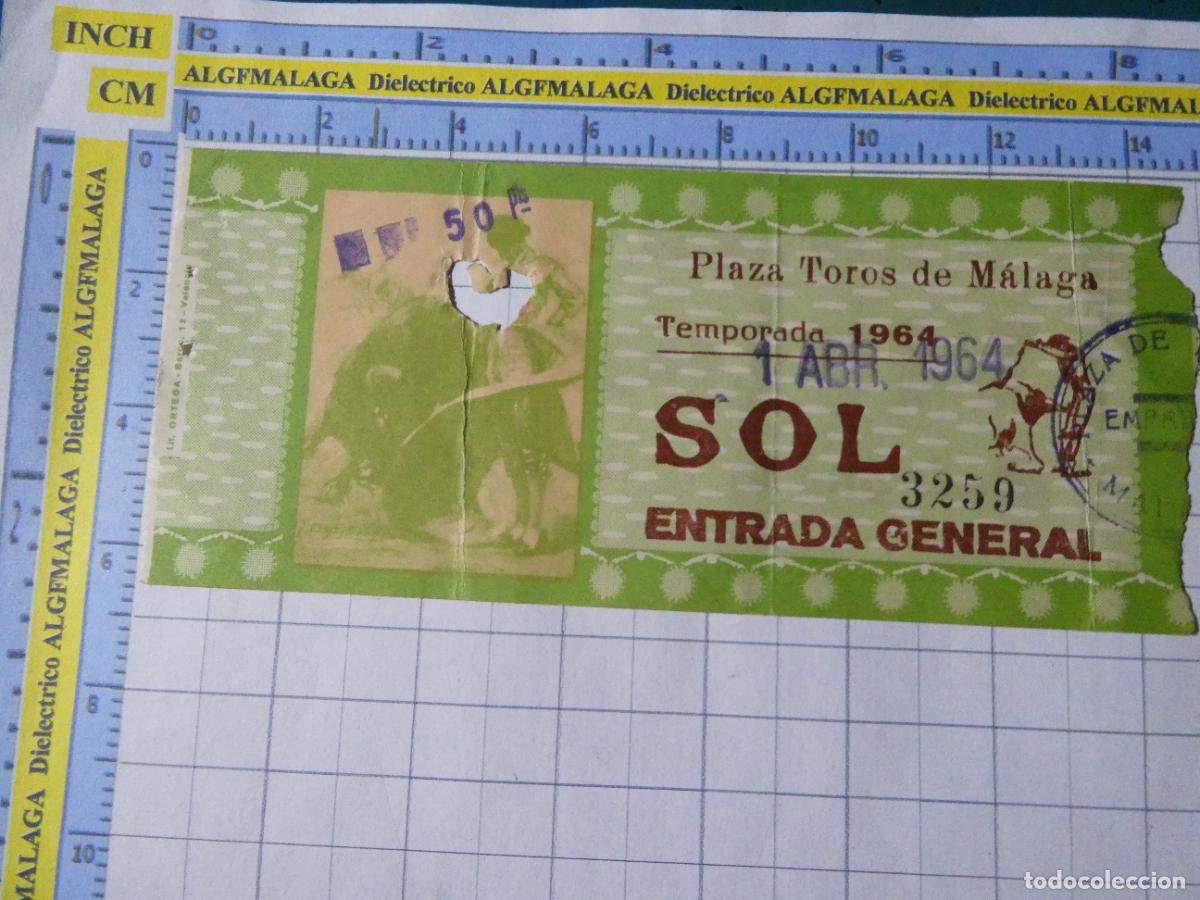 Tauromaquia: ENTRADA TOROS TOREROS CORRIDA PLAZA M&Aacute;LAGA. 1 ABRIL 1964 PUBLICIDAD CERVEZA VICTORIA. 475