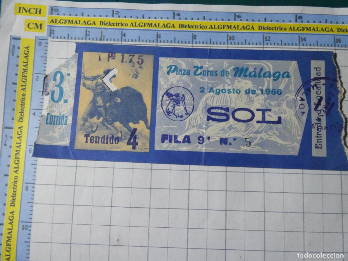 Tauromaquia: ENTRADA TOROS TOREROS CORRIDA PLAZA M&Aacute;LAGA. 2 AGOSTO 1966 PUBLICIDAD CERVEZA VICTORIA. 476