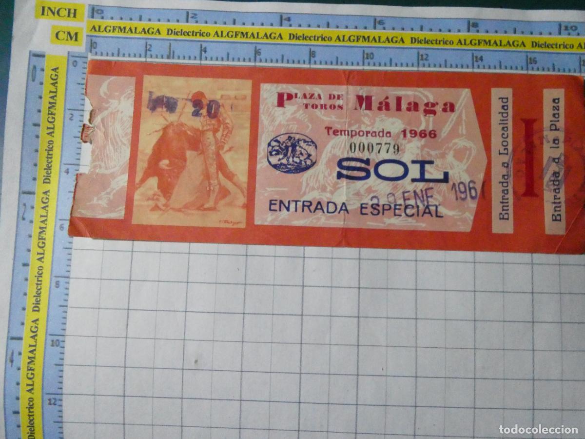 Tauromaquia: ENTRADA TOROS TOREROS CORRIDA PLAZA M&Aacute;LAGA. 29 ENERO 1966 PUBLICIDAD CERVEZA VICTORIA. 477