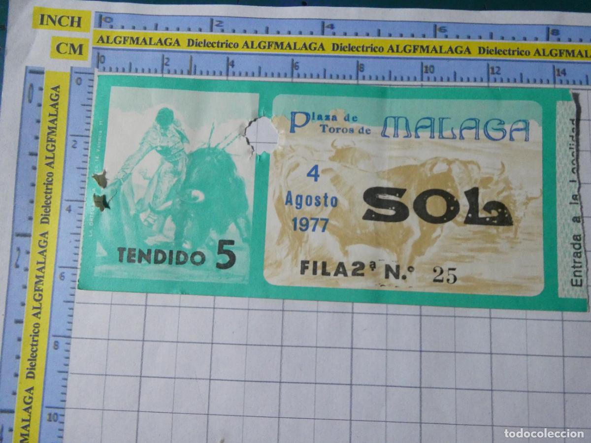 Tauromaquia: ENTRADA TOROS TOREROS CORRIDA PLAZA M&Aacute;LAGA. 4 AGOSTO 1977 . 481