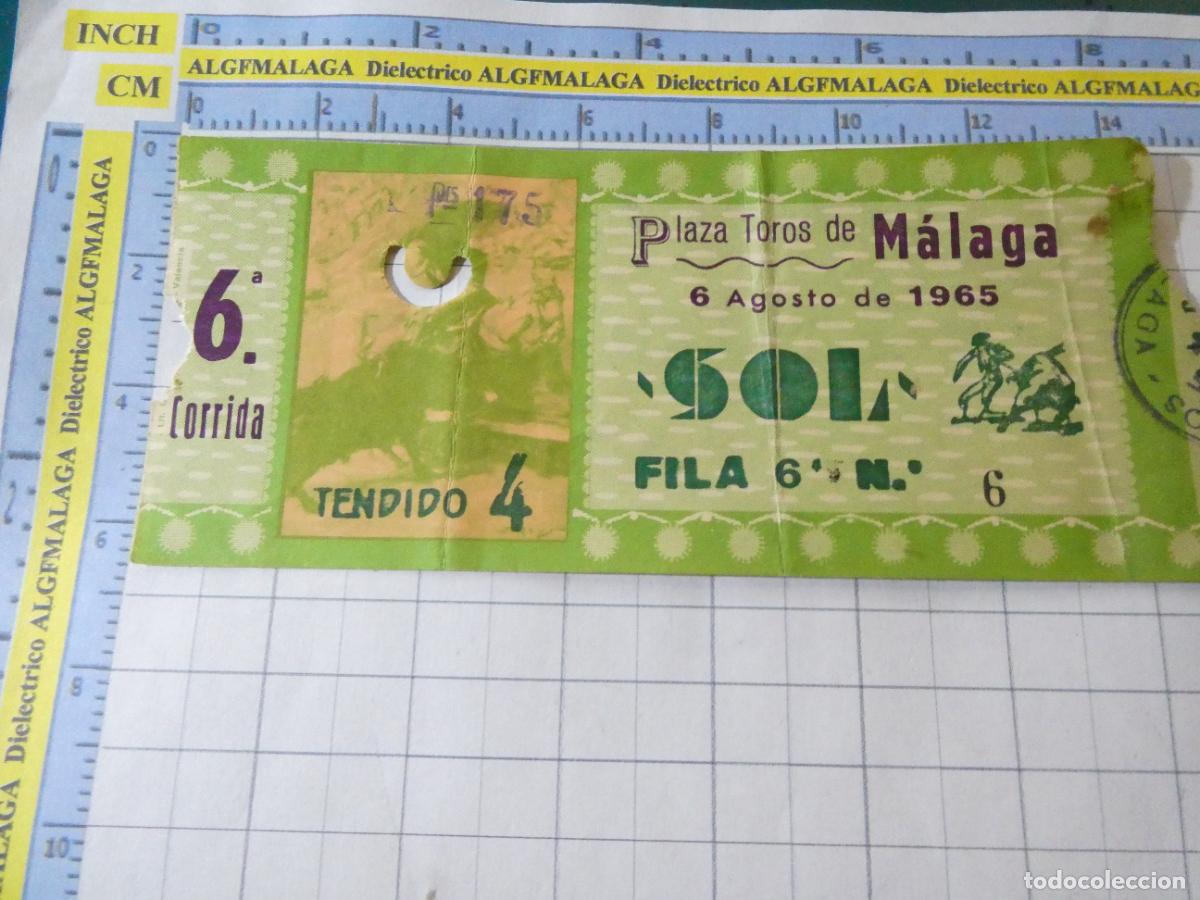 Tauromaquia: ENTRADA TOROS TOREROS CORRIDA PLAZA M&Aacute;LAGA. 6 AGOSTO 1965. PUBLICIDAD CERVEZA VICTORIA. 506