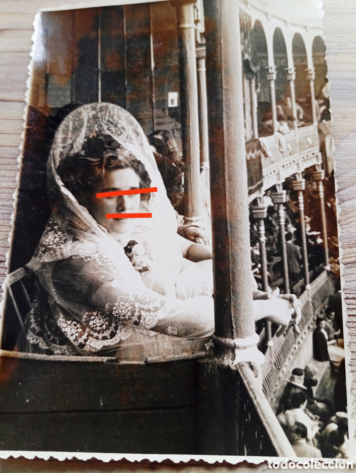 Tauromaquia: FOTOGRAF&Iacute;A PLAZA DE TOROS SALAMANCA CHICA CON MANTILLA 11x17 CM.