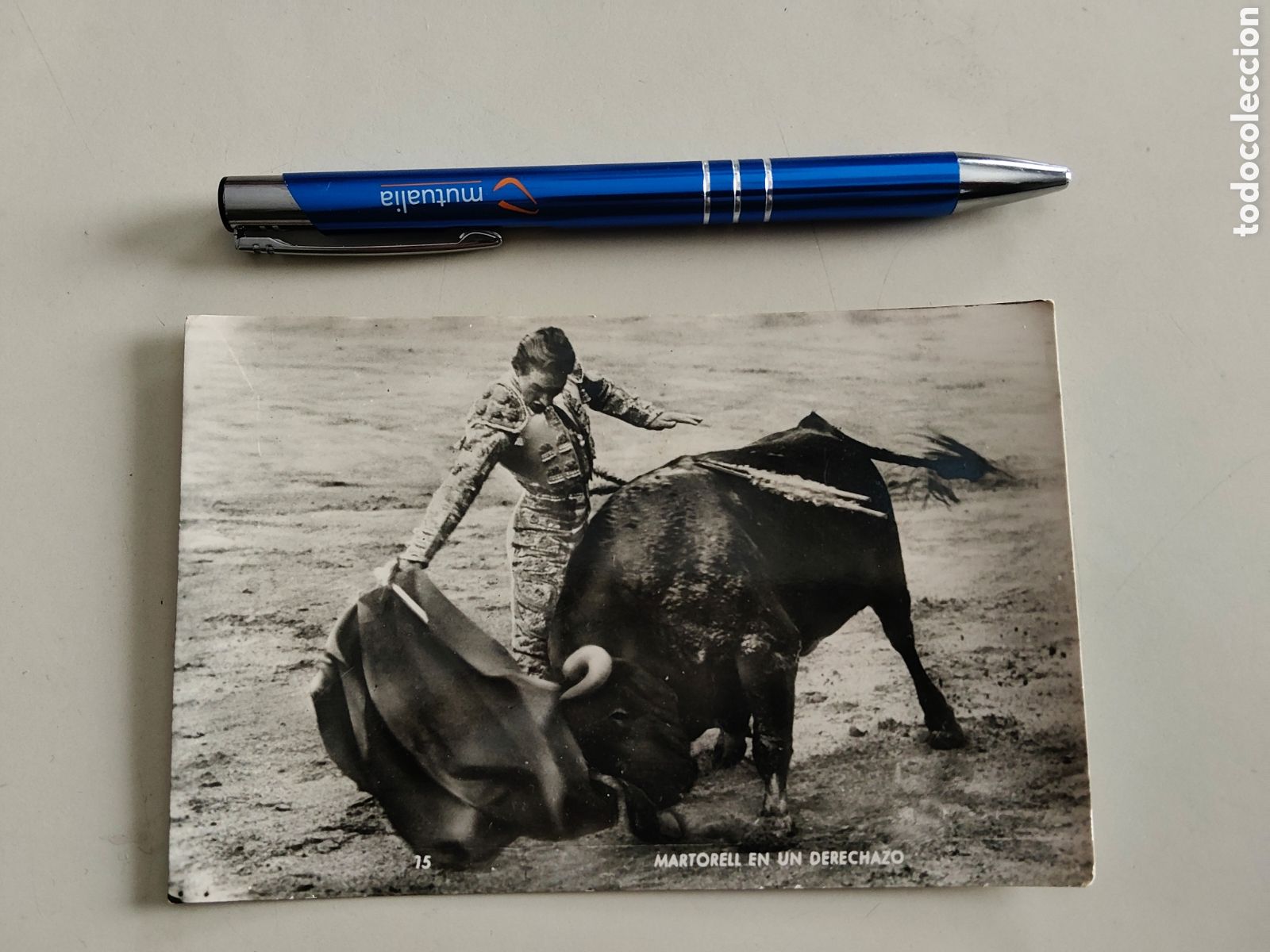 Tauromaquia: Tarjeta Postal torero Martorell en derechazo Talleres Zerkowitz Barcelona n&uacute;mero 15 Matador toros