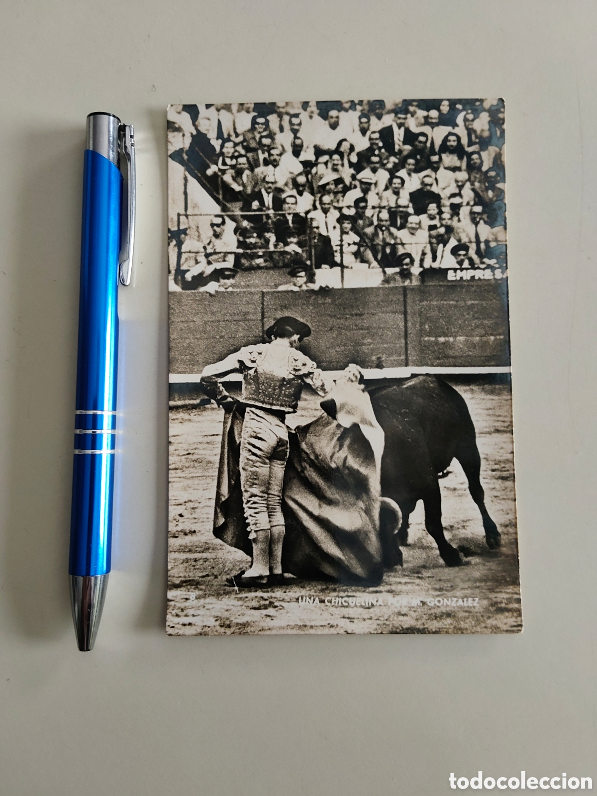 Tauromaquia: Tarjeta Postal torero M. Gonz&aacute;lez Una chicuelina Talleres Zerkowitz Barcelona n&uacute;mero 8 Matador toros