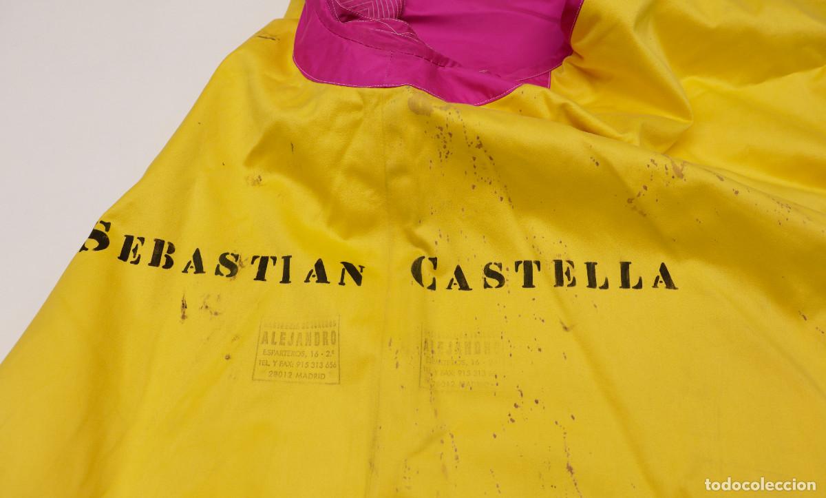 Tauromaquia: GRAN CAPOTE DE BREGA ORIGINAL DEL TORERO SEBASTI&Aacute;N CASTELLA.