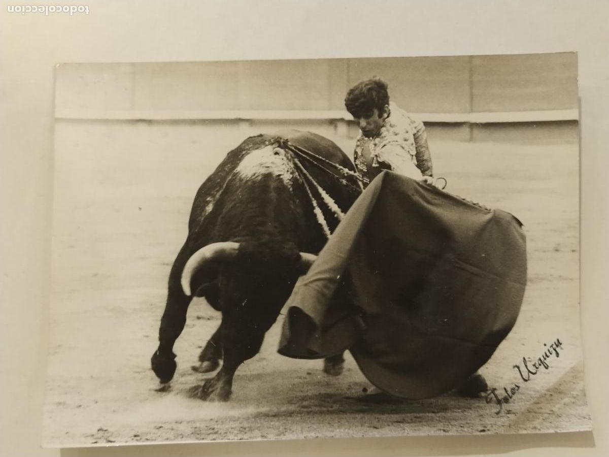 Tauromaquia: TORERO DAMASO GONZALEZ - FOTOS URQUIZU , BARCELONA - FOTOGRAFIA ANTIGUA CORRIDA DE TOROS -(K-15.312)