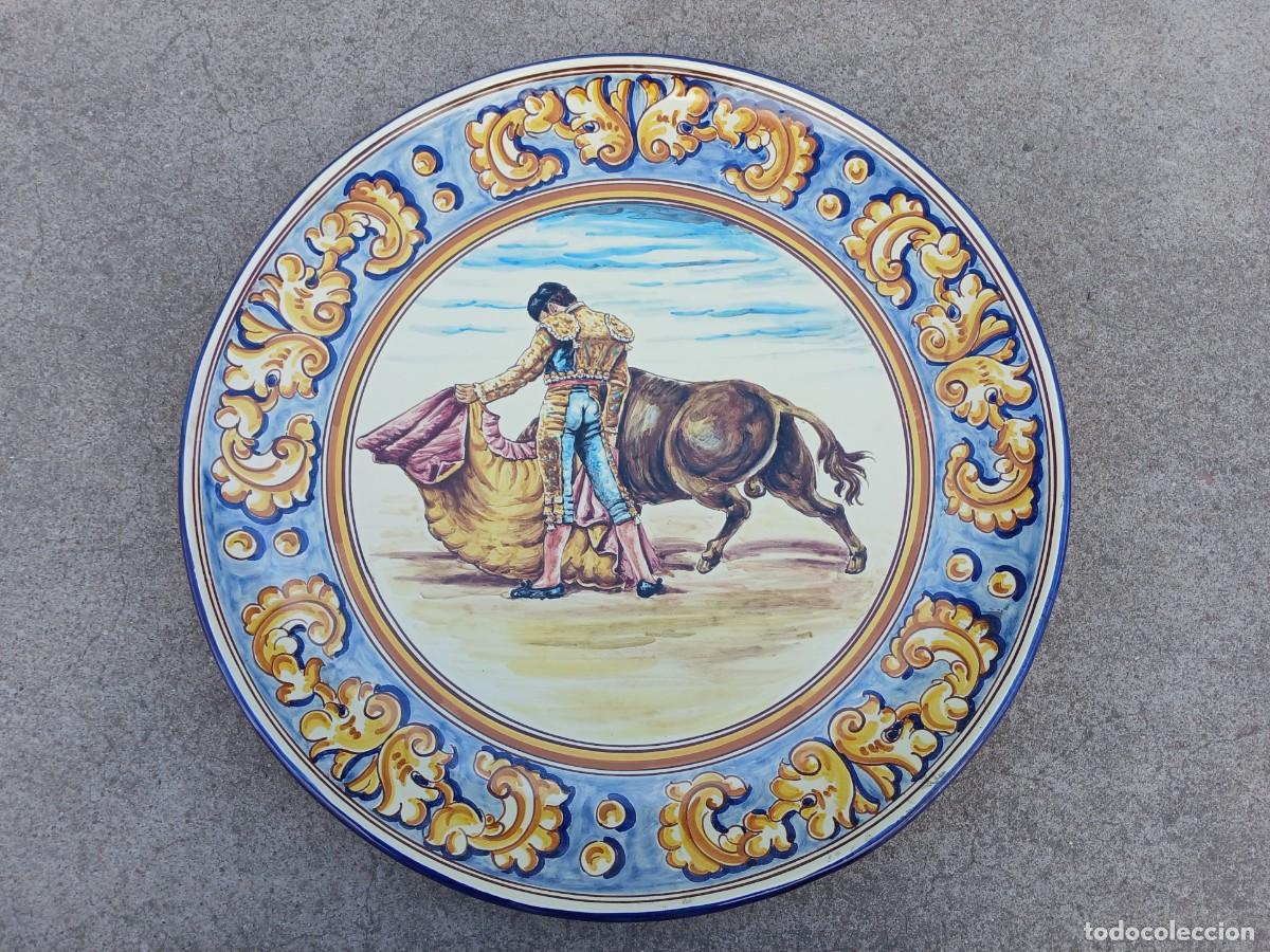 Tauromaquia: Gran Plato Taurino de Talavera 51 cm. Pintura Toros Torero.