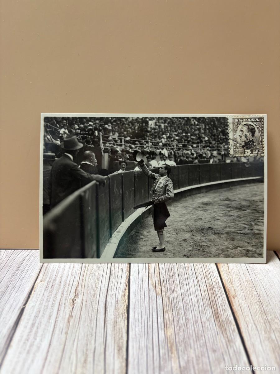 Tauromachie: TARJETA POSTAL FOTOGR&Aacute;FICA. CORRIDA DE TOROS. 489.-BRINDAR A LA PRESINDENCIA. FOTO GALARZA