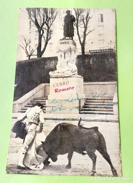 Tauromaquia: Curro Romero. Antigua postal firmada y dedicada a pu&ntilde;o y letra por el maestro torero. 100% Original