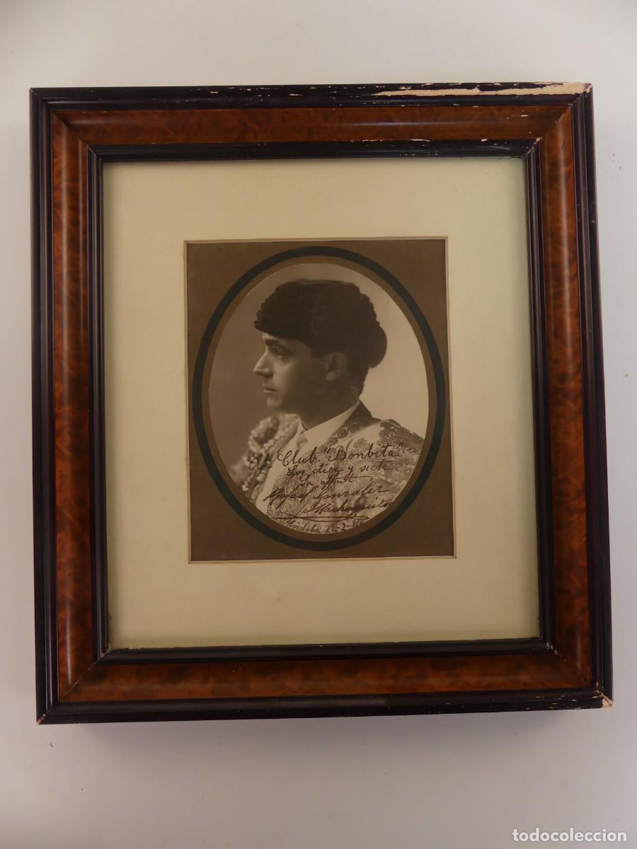 Tauromaquia: ANTIGUA FOTO DE BLANCO Y NEGRO DE TORERO MACHAQUITO DEDICADA Y FIRMADA
