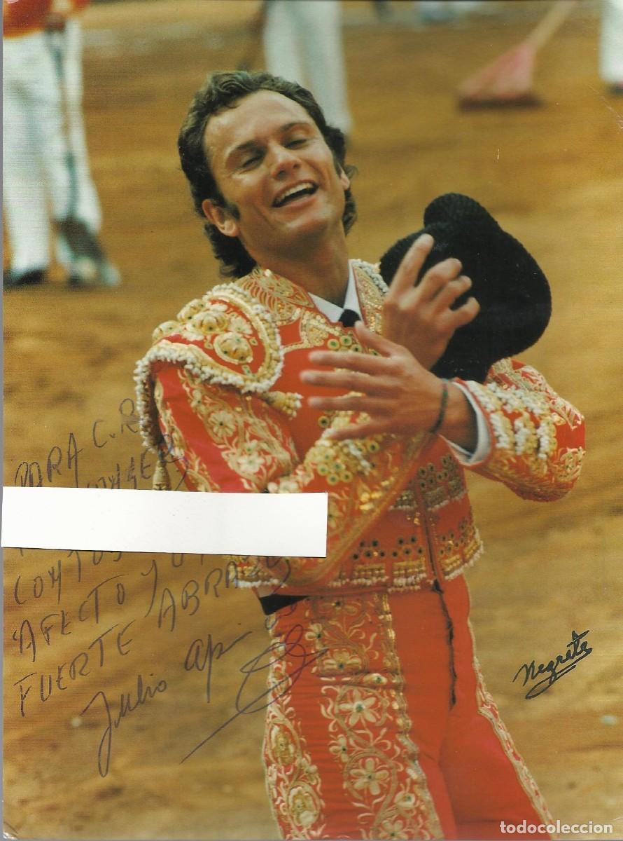 Tauromaquia: Julio Aparicio D&iacute;az. Fotograf&iacute;a firmada y dedicada. Torero. Toros. Tauromaqu&iacute;a. Negrete. 1996.