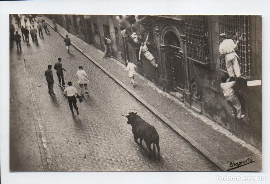 Tauromaquia: ANTIGUA POSTAL FOTOGRAFICA N&ordm; 63 - TORO DESMANDADO. CHAPRESTO. G. GARRABELLA. S/C.