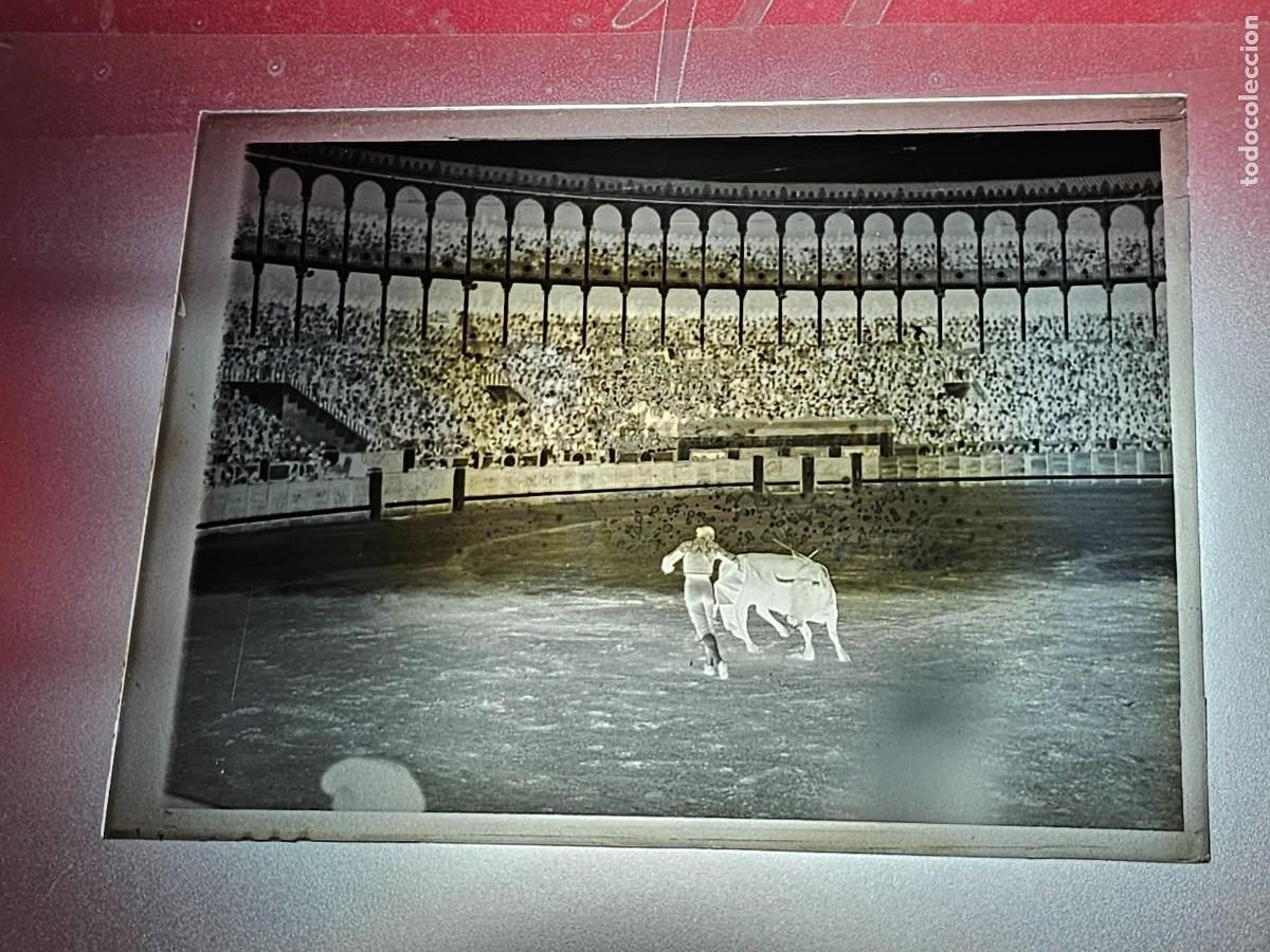 Tauromaquia: PLACA , NEGATIVO , CLICHE DE CRISTAL DE PLAZA DE TOROS. PARA IDENTIFICAR.