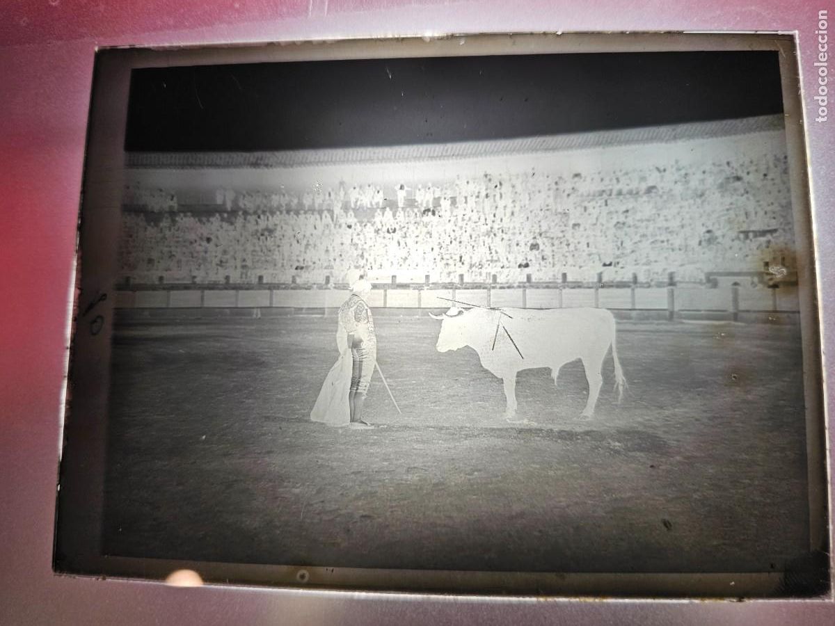 Tauromaquia: PLACA , NEGATIVO , CLICHE DE CRISTAL DE PLAZA DE TOROS. PARA IDENTIFICAR.