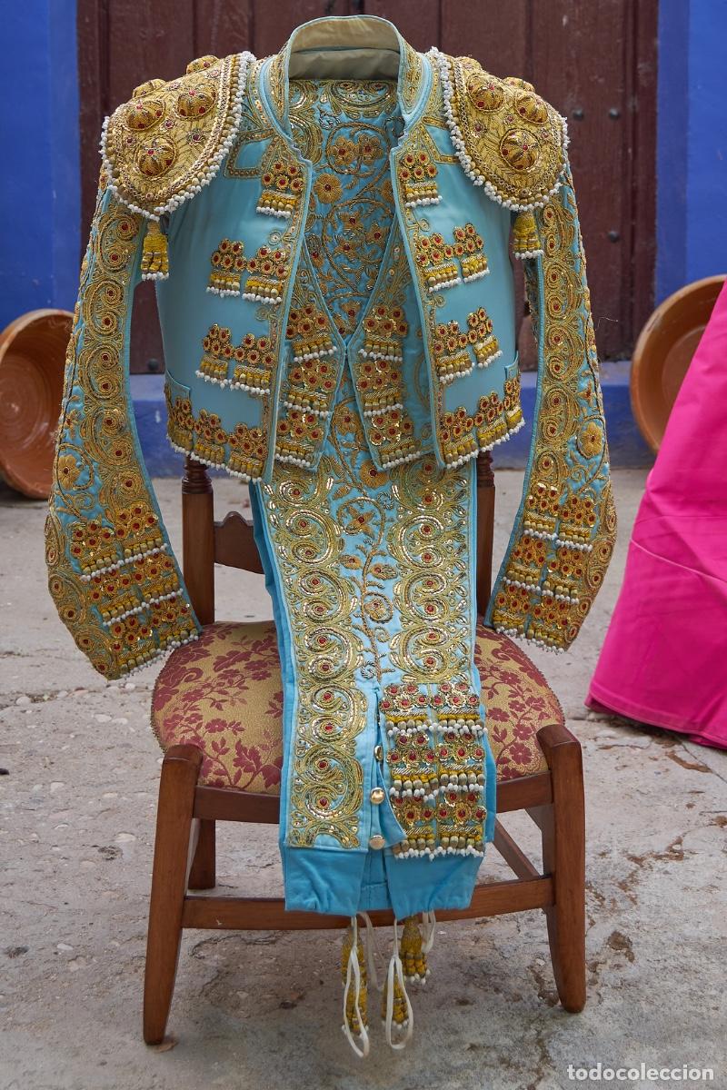 Tauromaquia: Traje de luces Jesul&iacute;n de Ubrique (Justo Algaba)+capote+muleta (Pedro Algaba)