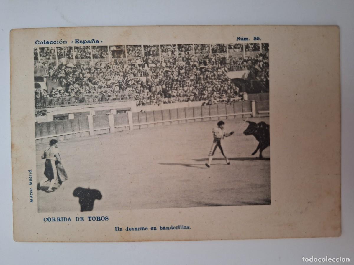 Tauromaquia: TARJETA POSTAL CORRIDA TOROS UN DESARME EN BANDERILLAS RV 3106