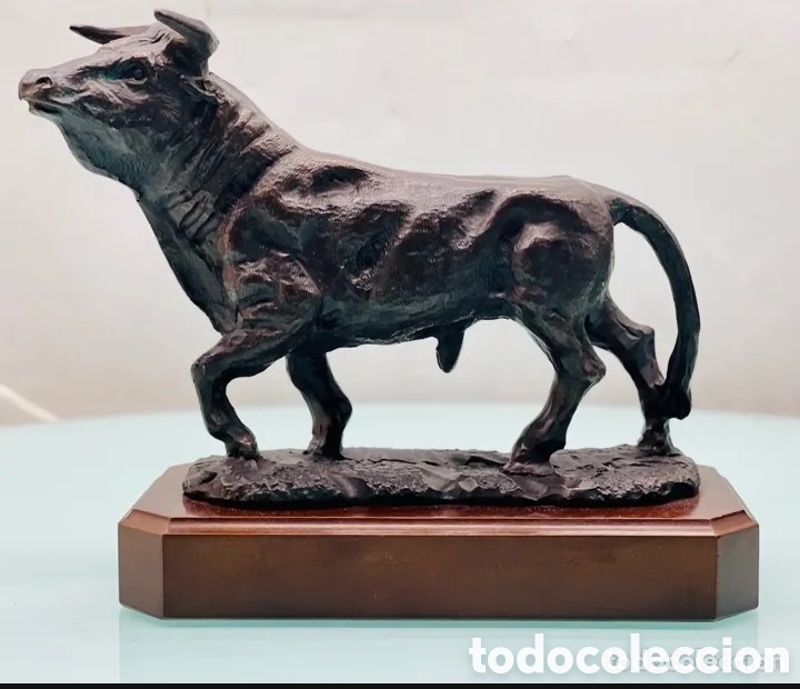Stierkampf: Figura toro bravo con base
