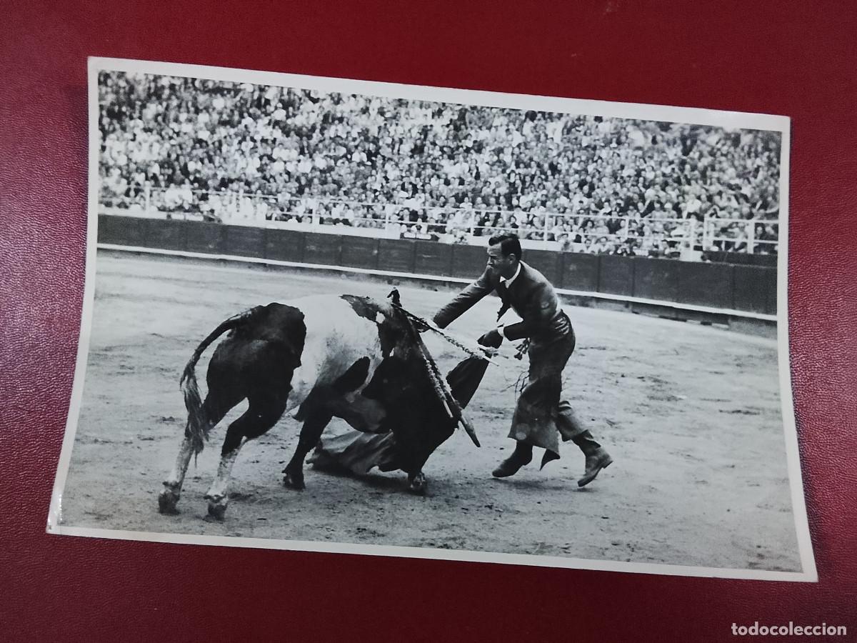 Tauromaquia: Tauromaquia. Fotograf&iacute;a del torero Carlos Arruza (Cifra Gr&aacute;fica) (3/6/1957)