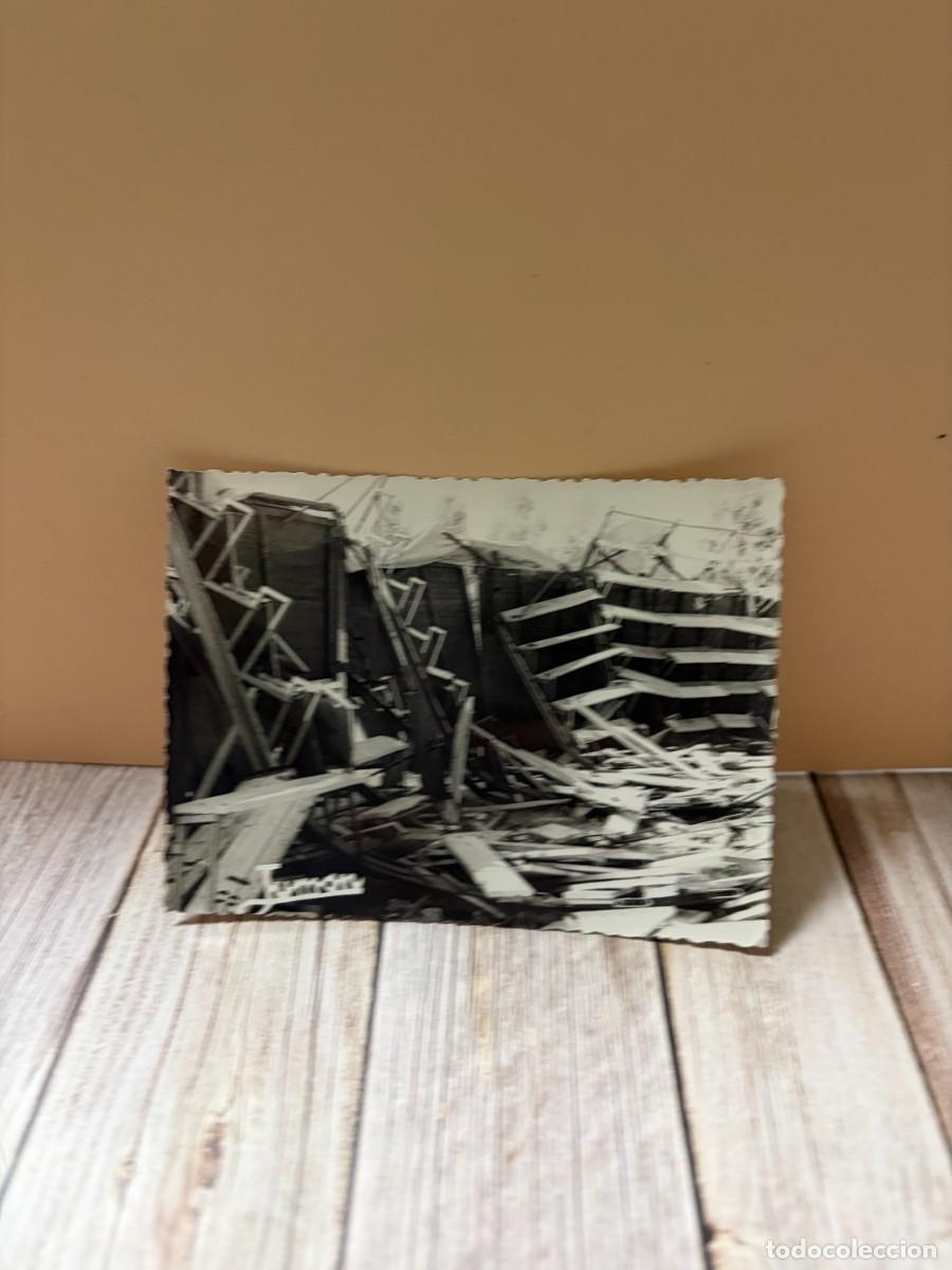 Tauromaquia: FOTOGRAF&Iacute;A. C&Aacute;DIZ. JIMENA. ESTADO DE LA PLAZA COMPLETAMENTE DESTRUIDA. FOTO JUMAN