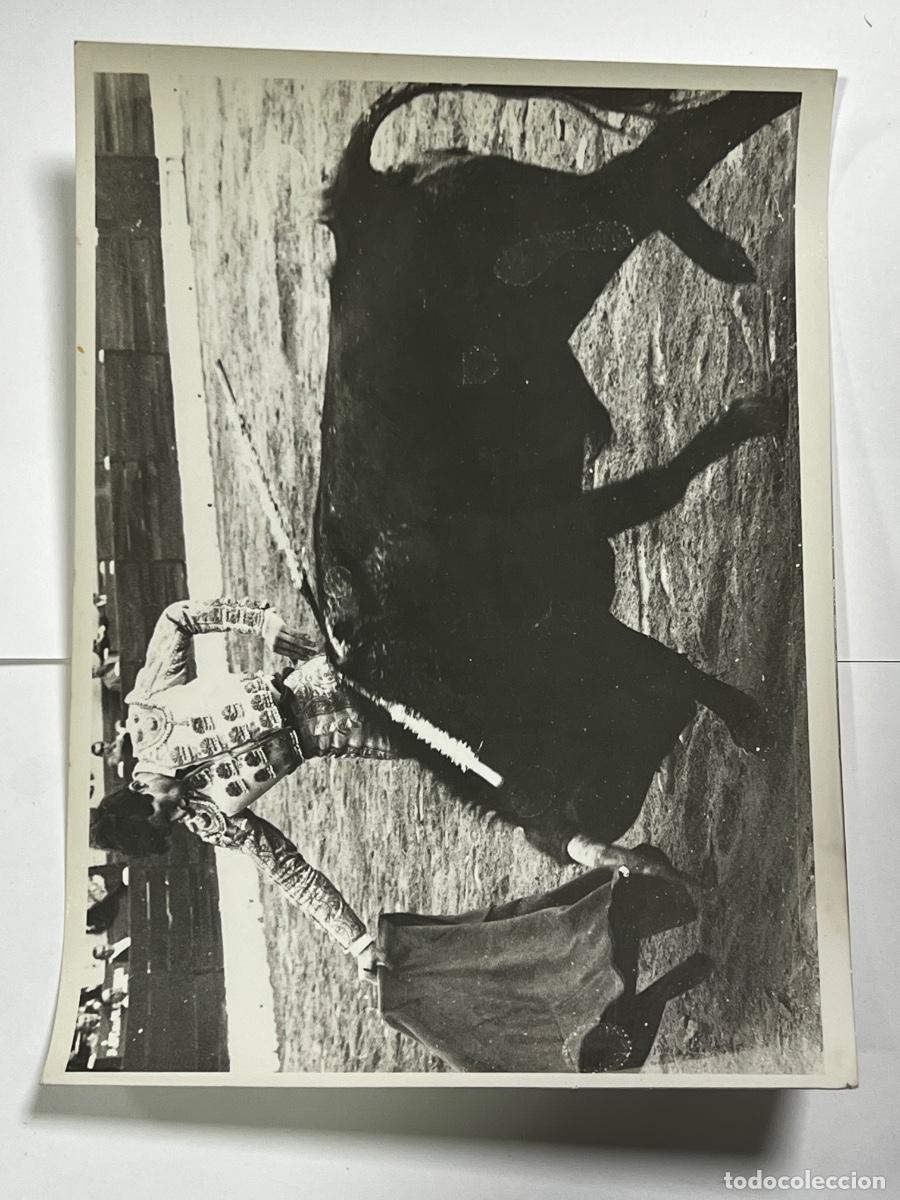 Tauromaquia: ANTIGUA FOTOGRAF&Iacute;A. TORERO SANTIAGO-L&Oacute;PEZ. 18 x 13 CM.