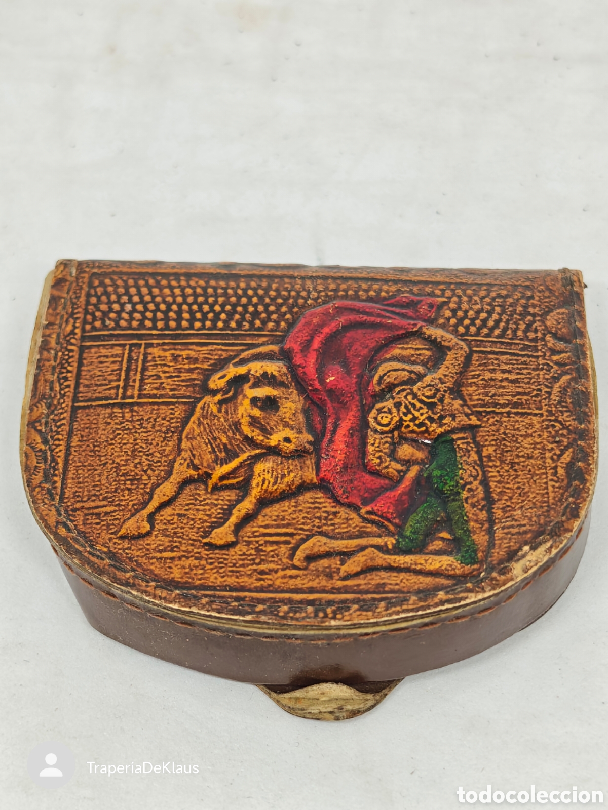 Bullfighting: Monedero de piel con relieve taurino - car121