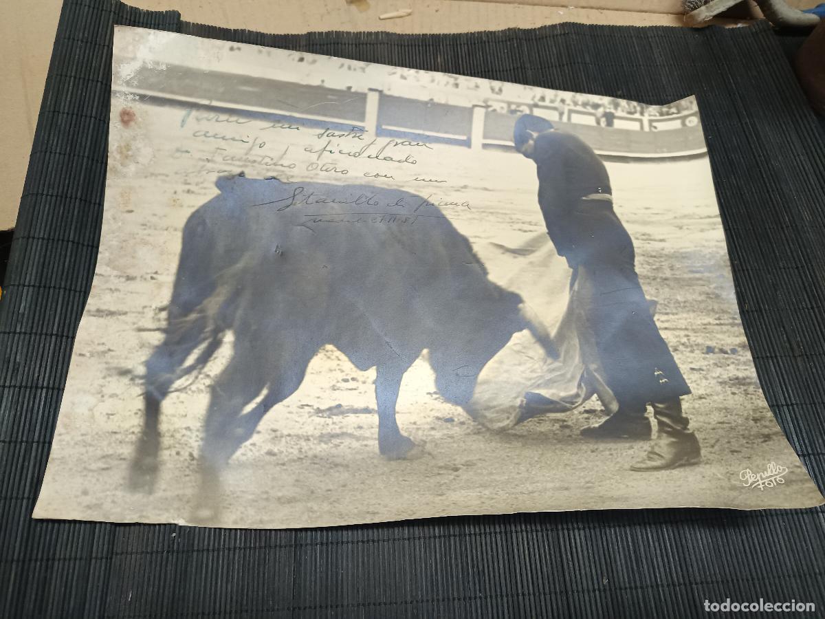 Tauromaquia: ANTIGUA FOTO DEL TORERO GITANILLO DE TRIANA, FIRMADA Y DEDICADA EN 1957, 40X30 CM. FOTO PEPILLO